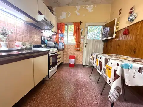 Casa en Venta con 3 cocheras