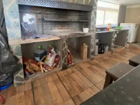 Casa 6 ambientes con 3 baños
