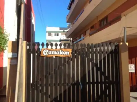 Av 1 2800, Piso 1