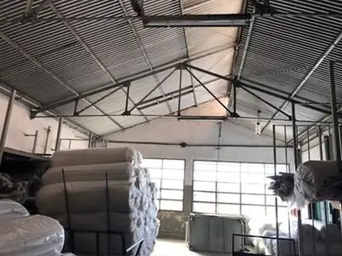 Edificio Comercial con frente a 3 calles