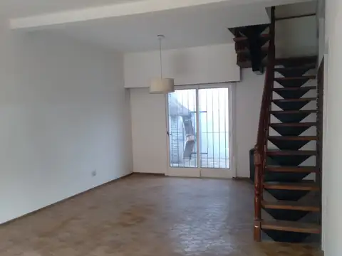 Depto Tipo Casa en Venta de 3 dormitorios