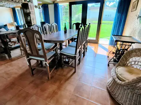 Casa en Alquiler Temporal con 4 cocheras