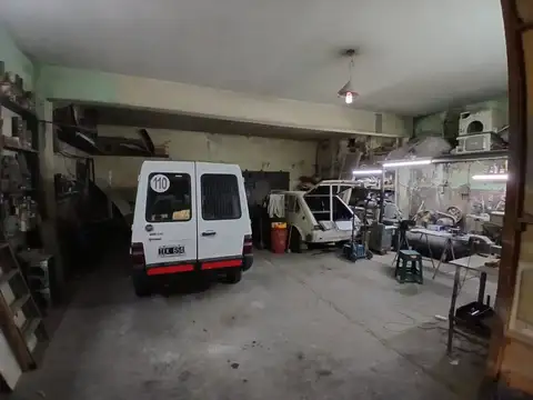 Casa en Venta con 2 cocheras