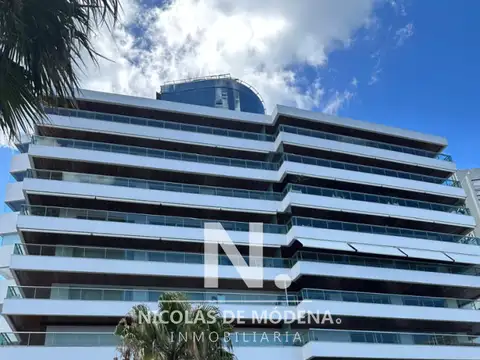 Exclusivo Apartamento en Edificio Puerto Punta - 4 Dormitorios + Servicio Completo