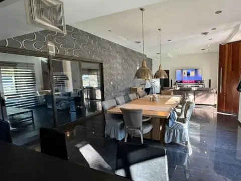 Casa en Alquiler de 4 dormitorios