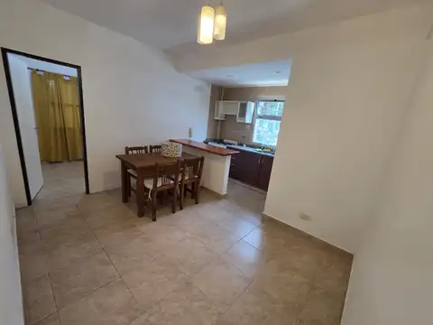 Impecable dpto 3 amb al frente en planta baja. Excelente ubicacion: Portela 611, Lomas de Zamora