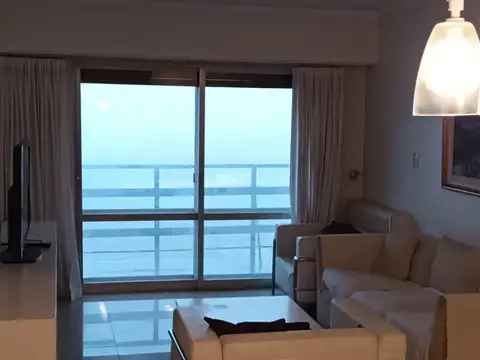 Departamento en venta en Playa Grande. PLENA VISTA AL MAR.