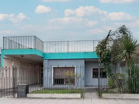 CASA - 3 AMBIENTES  - PARQUE SAN MARTIN