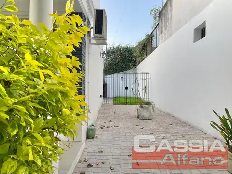 Casa 3 ambientes con 2 baños