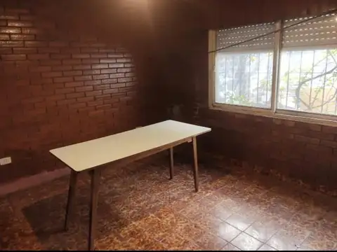 Excelente casa multifamiliar en Moreno