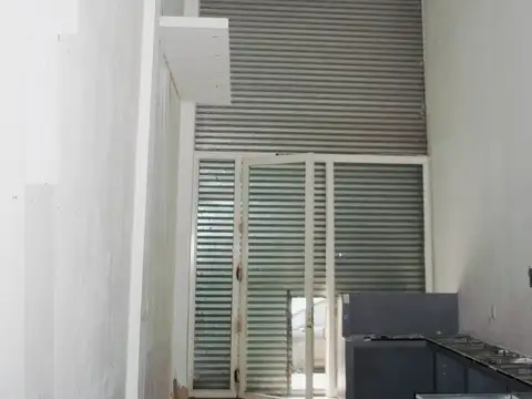 Excelente Local 3 Plantas. Fabrica, Textiles, Show Room. Oportunidad