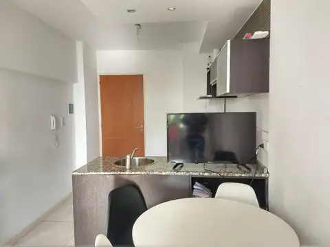 Av Francia entre Rioja y San Luis ( cerca Medicina)