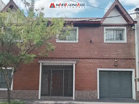 VILLA SARMIENTO , CASA CUATRO DORMITORIOS UNO EN SUITE