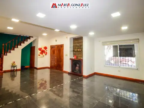 Casa 5 ambientes con 3 baños