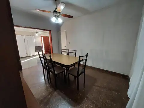 Casa a reciclar en Pilar centro