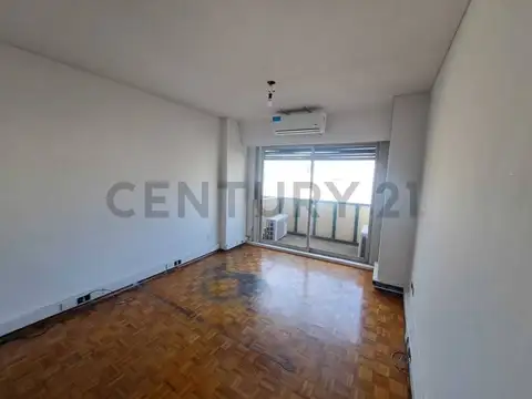 ALQUILER APTO PROFESIONAL O HABITACIONAL  | 4 AMBIENTES CON COCHERA, BAULERAS Y BALCONES EN PISO ALT