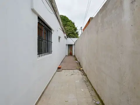 Casa 4 ambientes con 1 baño