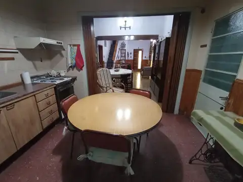 Casa 5 ambientes con 3 baños