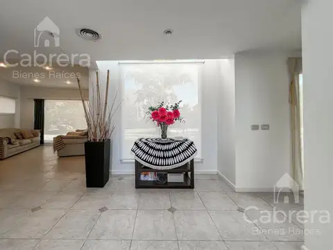 Casa 7 ambientes con 4 baños