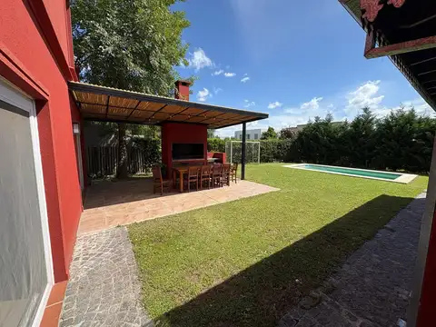 Casa en Venta en Pilar del Este - Santa Guadalupe, USD 260.000
