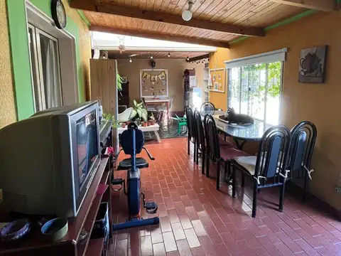 CASA EN VENTA DE 3 HABITACIONES, CACERES 2115