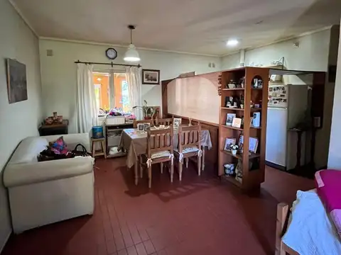 Casa 4 ambientes con 1 baño