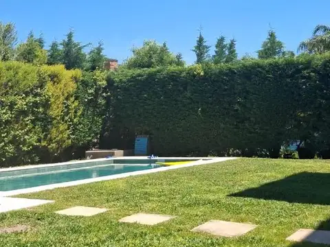 Casa 4 ambientes con 4 baños