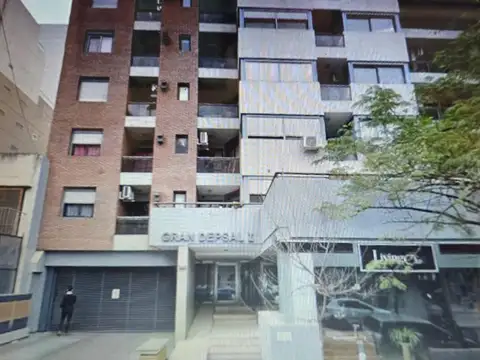 EXCELENTE DEPTO CON PATIO PROPIO 1D 1B COCINA SEP