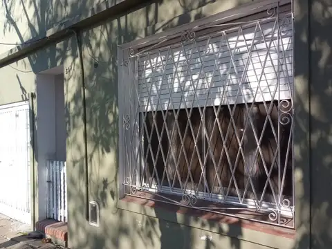 CASA 4 AMBIENTES A REFACCIONAR QUILMES ESTE