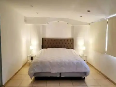 Casa en venta - 3 Dormitorios 1 Baño - 420Mts2 - Villa Luzuriaga