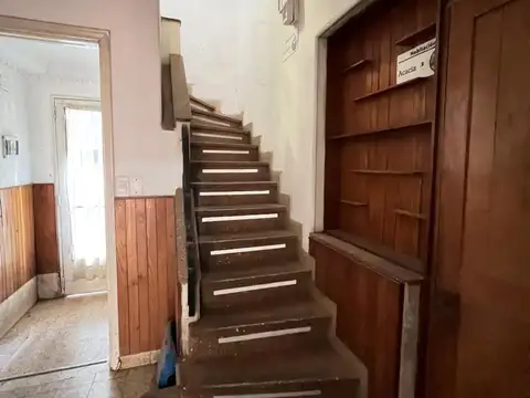 Casa 12 ambientes con 4 baños