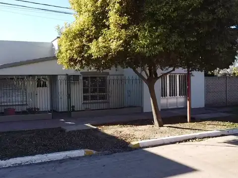 VENTA/CASA/EXCELENTE UBICACIÓN/LEHMANN