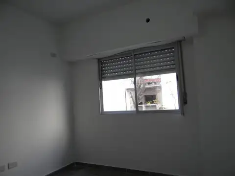 Departamento 2amb en planta baja con fondo y parrilla