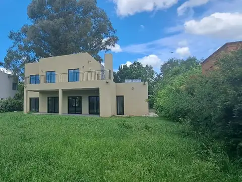 Casa en Venta en Haras Santa Maria, USD 260.000