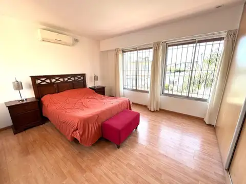 Casa 6 ambientes con 3 baños