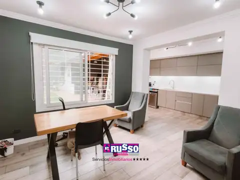 Casa 4 ambientes con 2 baños