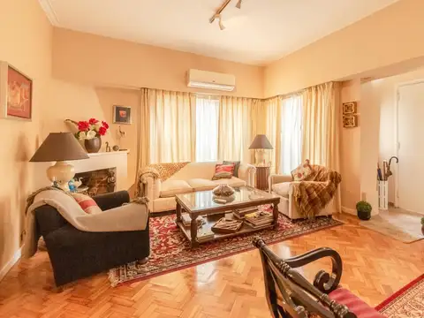 Casa 5 ambientes con 3 baños