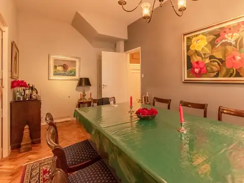 Excelente casa en venta a pocas cuadras del centro de Martínez.