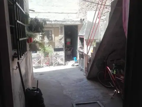 VENTA CASA MAS DEPTO A REFACCIONAR BARRIO COLON