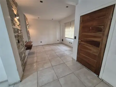 Casa en Alquiler en Banfield, $ 1.800.000