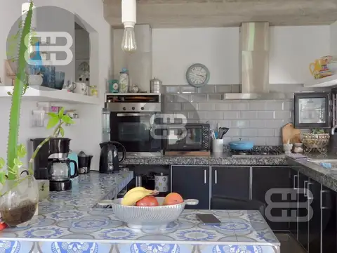 Casa en Venta con 6 cocheras