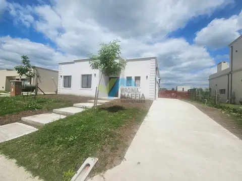 Casa Chalet  en Alquiler en Santa Elisa, Pilar del Este, Pilar