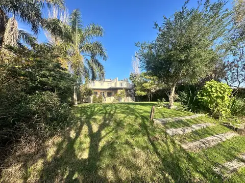 Casa en Venta con 7 cocheras