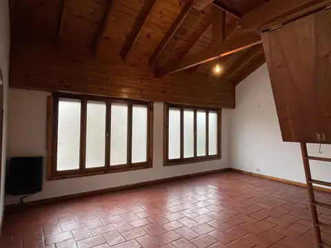 Depto Tipo Casa en Alquiler de 3 ambientes