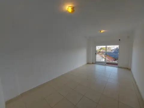 DEPTO. 1 AMB. - 34m² - BALCÓN - APTO PROFESIONAL Y RESIDENCIAL - VILLA DEVOTO - VENTA