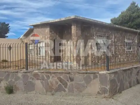 CASA 3 HABITACIONES Y LOCALES EN RADA TILLY