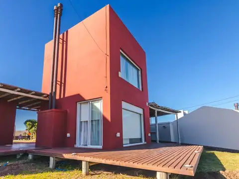 Casa en Venta con 2 cocheras
