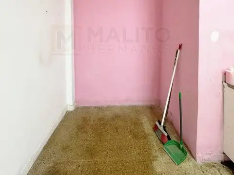 Local en Alquiler en Parque Avellaneda, $ 330.000