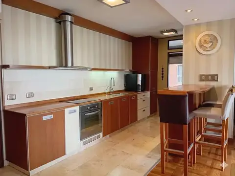 Departamento en Alquiler con 1 cocheras