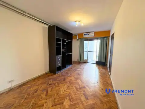 Alquiler de departamento monoambiente con balcón al contrafrente en el barrio de Congreso!